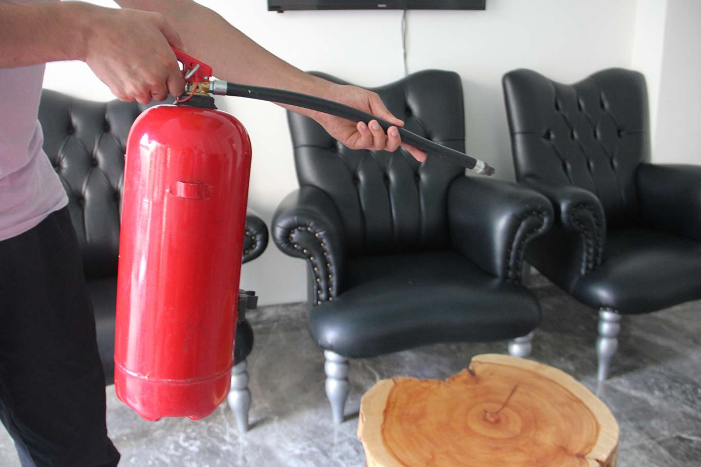 Uzmanlar: Evlerde yangın söndürme tüpü bulundurulmalı